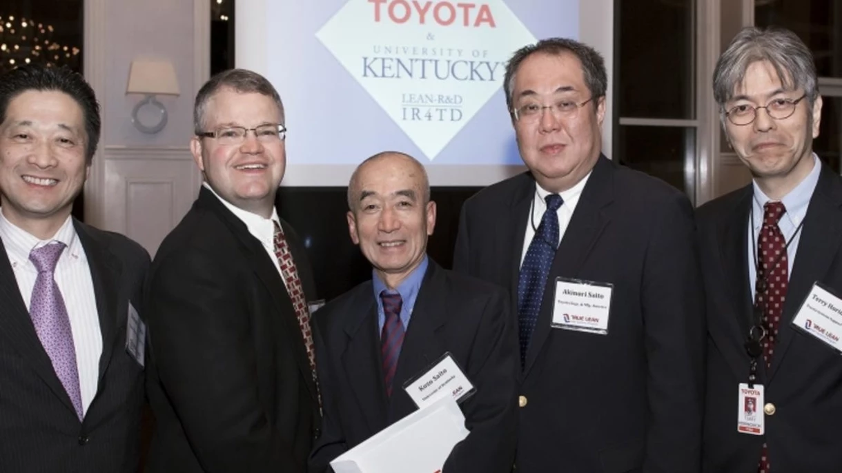 University of Kentucky Director of the Institute of Research for Technology Development (IR4TD) Kozo Saito was awarded the International Prize of CSJ (Combustion Society of Japan) last week in Japan.
